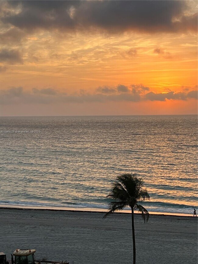 Building Photo - 2501 S Ocean Dr