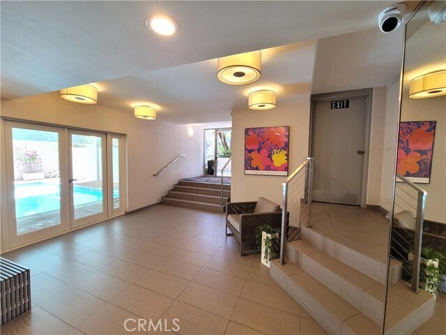 Building Photo - 450 N Oakhurst Dr