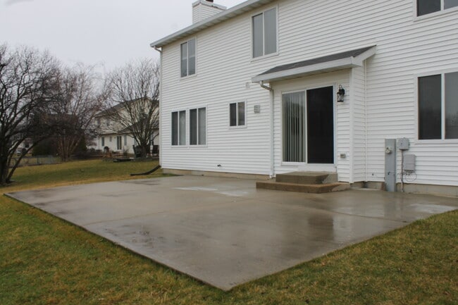 Building Photo - 1253 E Essex Ct