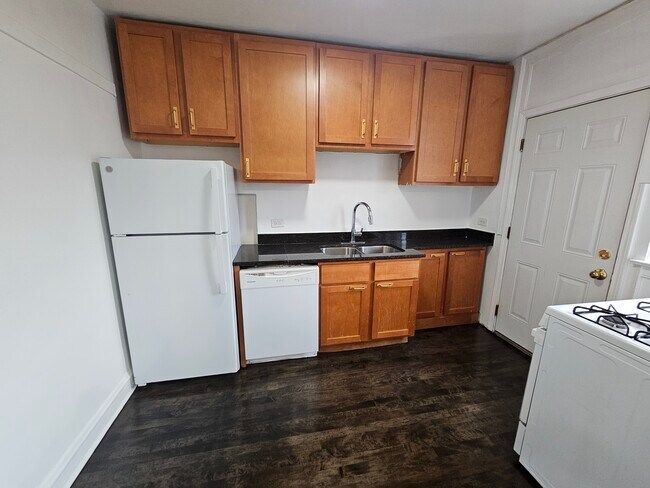 Building Photo - 6551 N Francisco Ave