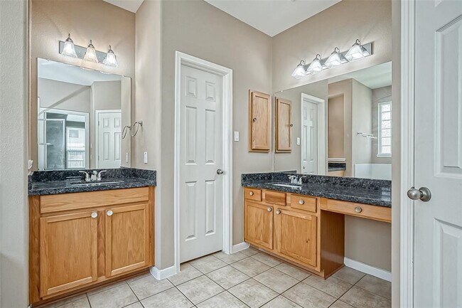 Building Photo - 2218 Falcon Knoll Ln