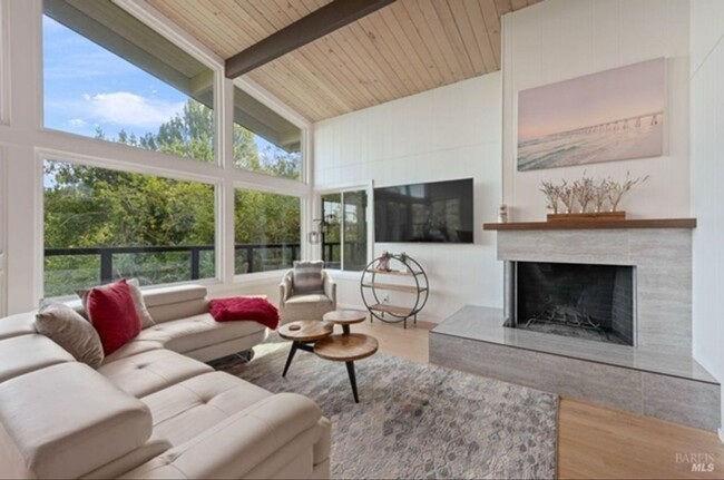 Primary Photo - Beautiful home on the hills in Mill Valley