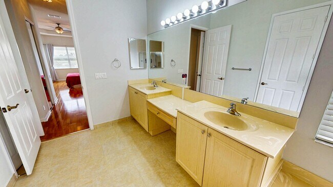 Building Photo - 11621 SW Mountain Ash Cir