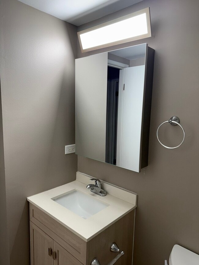 Building Photo - 2264 Abbeywood Dr