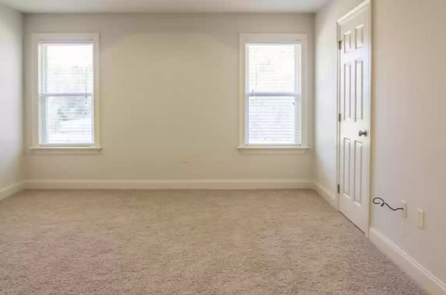 Building Photo - 106 Crown's Pointe