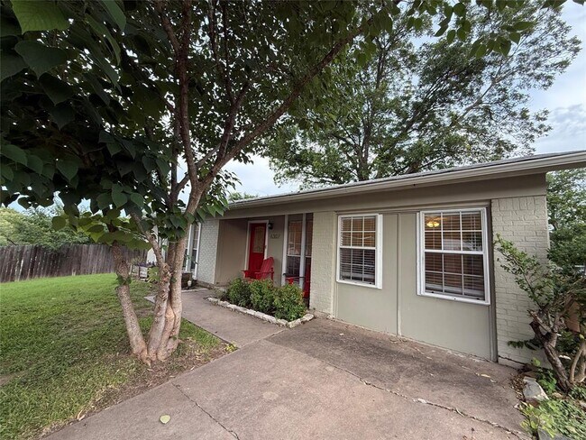 Building Photo - 6307 Huntleigh Way
