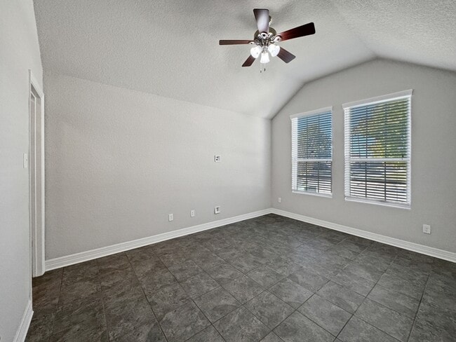 Building Photo - 9002 Monument Parke