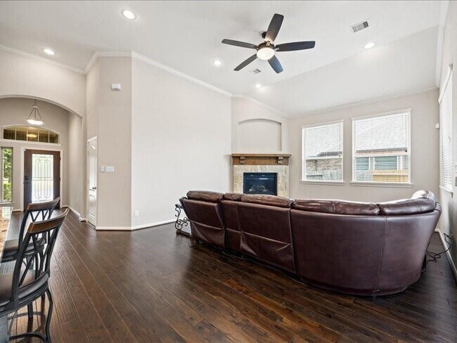 Building Photo - 1614 Mahan Dr