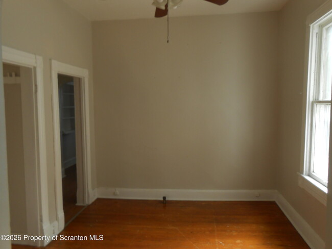 Building Photo - 624-624 N Main St