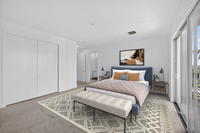 Building Photo - 1044 NE 18th Ave