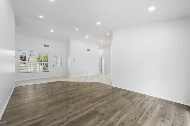 Building Photo - 9718 Lancaster Pl