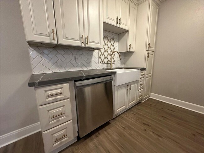Building Photo - 2250 Bering Dr