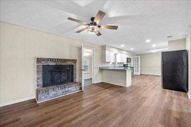 Building Photo - 3/2 with 1/1 In Law Suite in  Heritage Farms Orange Park South