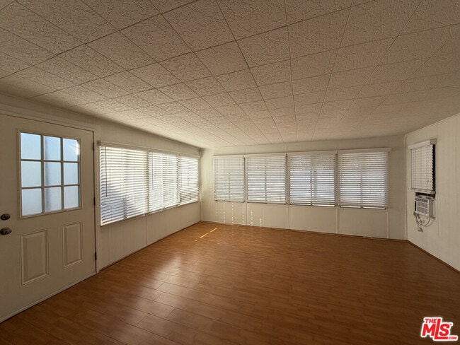 Building Photo - 11121 Parr Ave