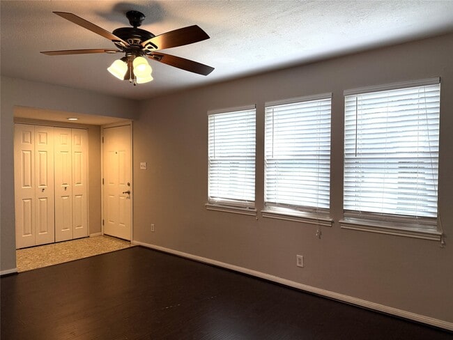 Building Photo - 10428 Hammerly Blvd