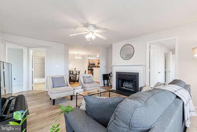 Building Photo - 8091 Lacy Dr