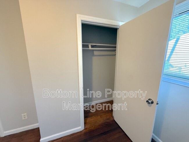 Building Photo - 2719 Thornton Rd