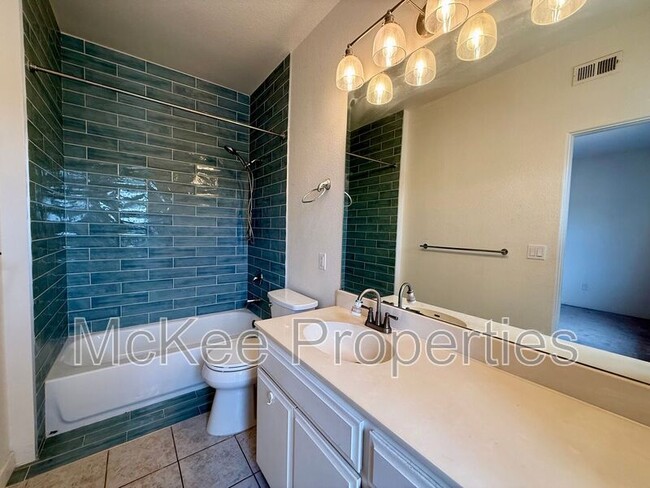 Building Photo - 4734 E Mountain View Dr