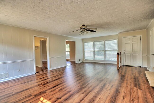 Building Photo - 2640 Tritt Ln