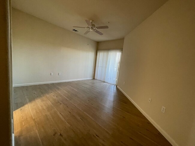 Building Photo - Vessona: Desirable Gated Community: 2bdrm 2bath with Loft!