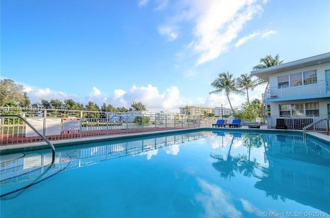 Building Photo - 1255 Marseille Dr