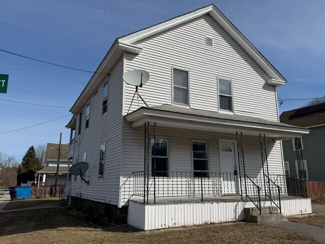 Building Photo - 45 Aspen St