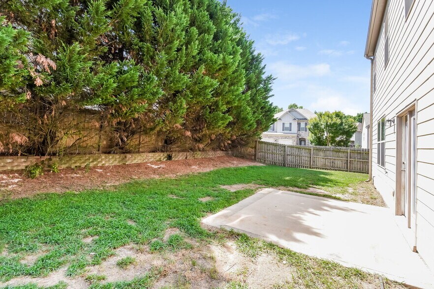 Building Photo - 741 Collingsworth Ln NE