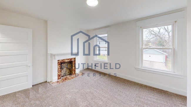 Building Photo - 1846 Lincoln Ave