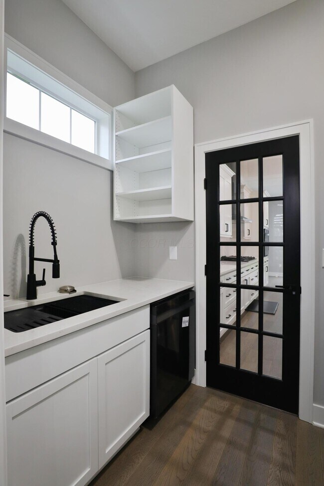 Building Photo - 2246 Koester
