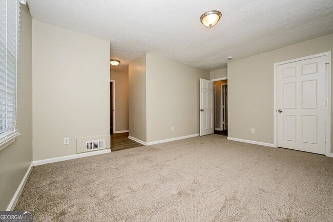 Building Photo - 976 Park Gate Pl