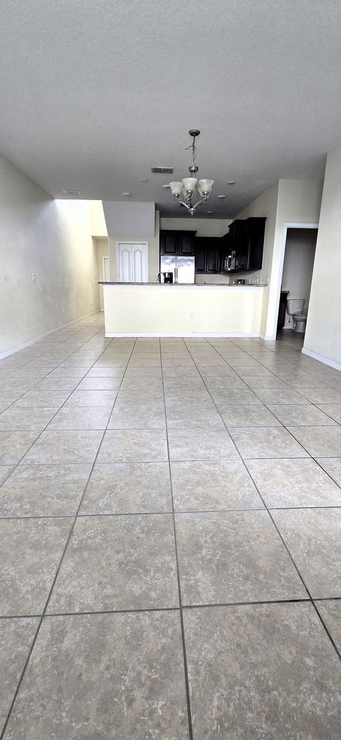 Building Photo - Amazing 4 Bedroom + Office/Bonus Room, 2 1...