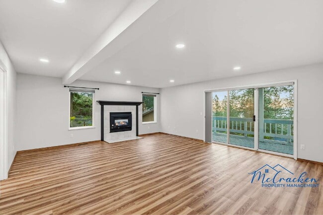 Building Photo - 525 Ashland Loop Rd