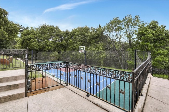 Building Photo - 27210 Ohlone Ln