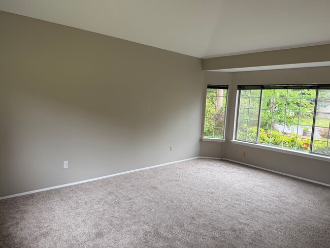 Building Photo - 4 Bedroom 2.5 Bath. Cul-de-Sac Home. New P...