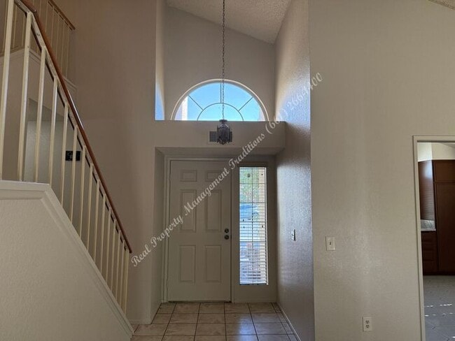 Building Photo - *** Please call us @ 661-266-1400 for info...
