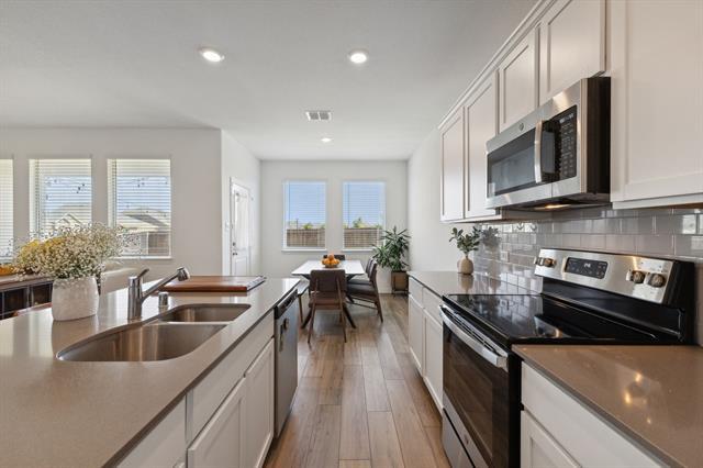 Building Photo - 705 Alden Dr