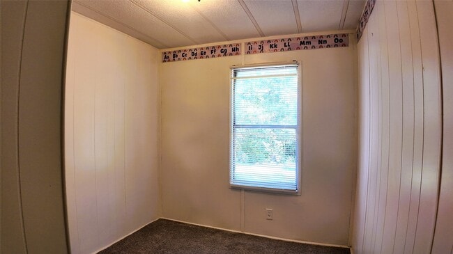 Building Photo - 251 Oakdale Dr