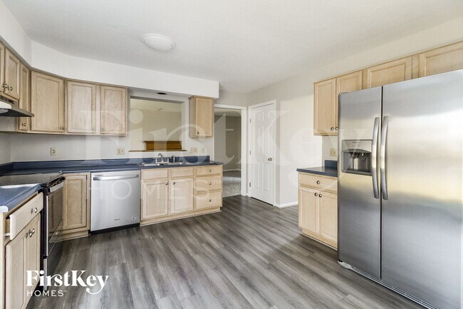 Building Photo - 1636 Cantebury Ln