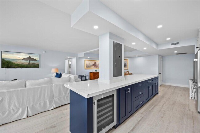 Building Photo - 2860 S Ocean Blvd