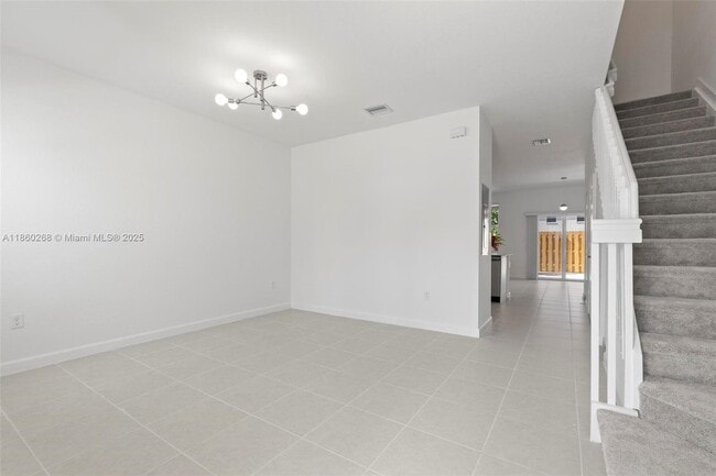 Building Photo - 2656 SE 28th St