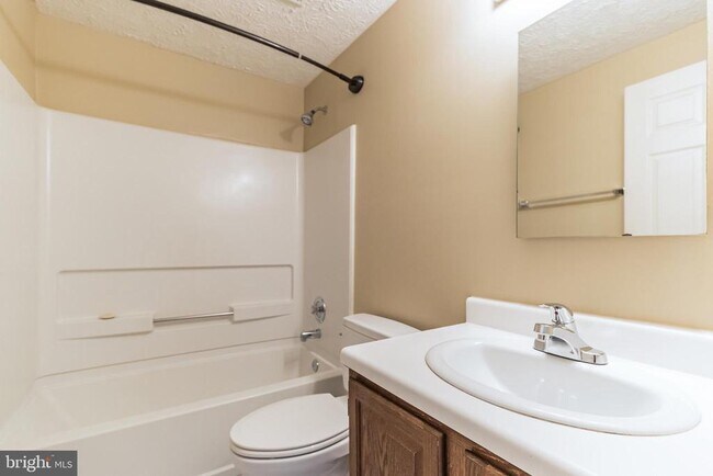 Building Photo - 6302 Betsy Ross Ct