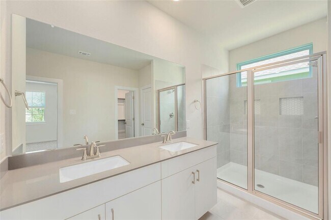 Building Photo - 512 Clearlake Dr