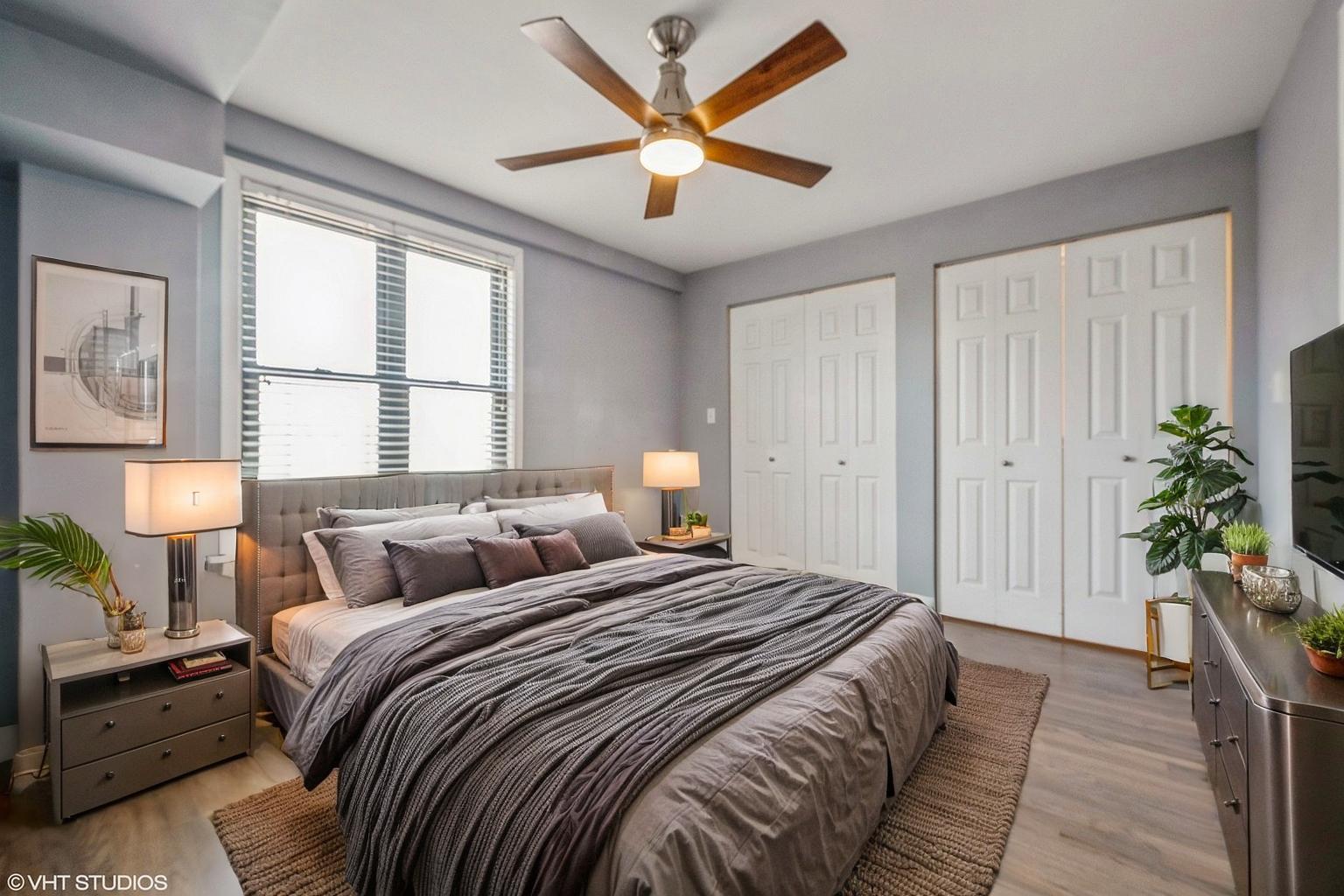 Building Photo - 2545 W Catalpa Ave