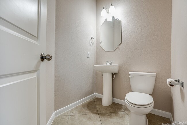 Building Photo - 2307 Clover Ridge