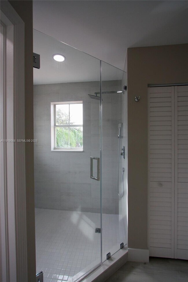 Building Photo - 935 Lemonwood Ct