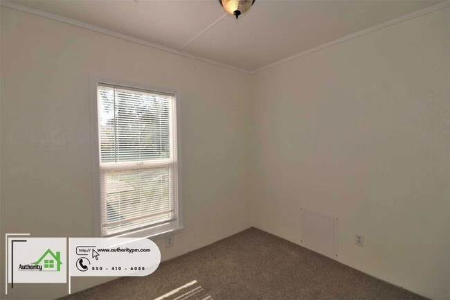 Building Photo - 3466 Shirley St