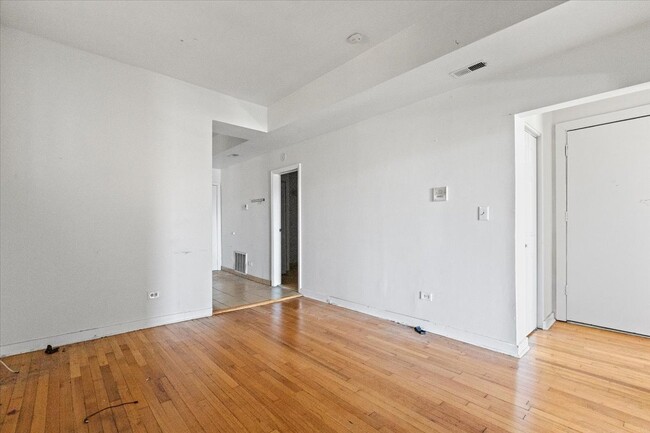 Building Photo - 3133 W Augusta Blvd
