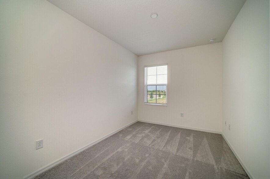 Building Photo - 2206 Washington Palm Ct