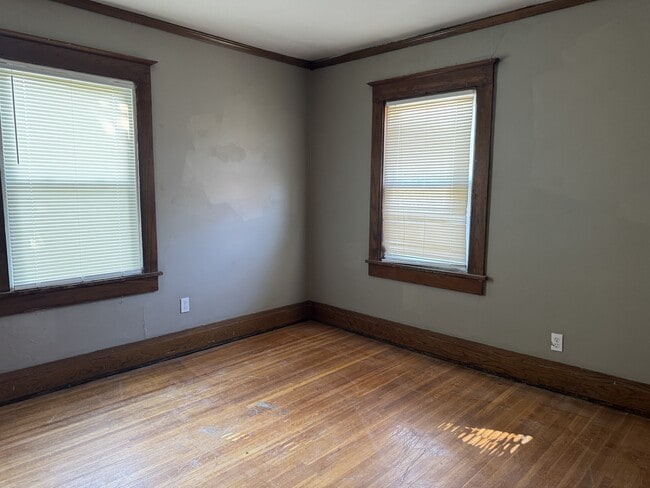 Building Photo - 72 Hollister St