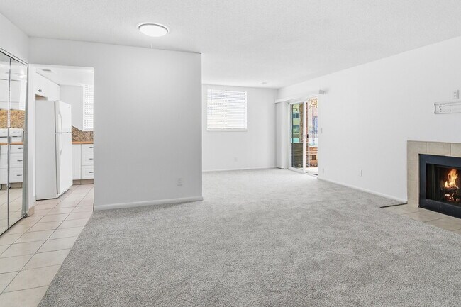 Building Photo - $1,540.95 with $300 off the first month's rent, 1 Bed - 1 Bath, Condo in Aurora with Washer and D...